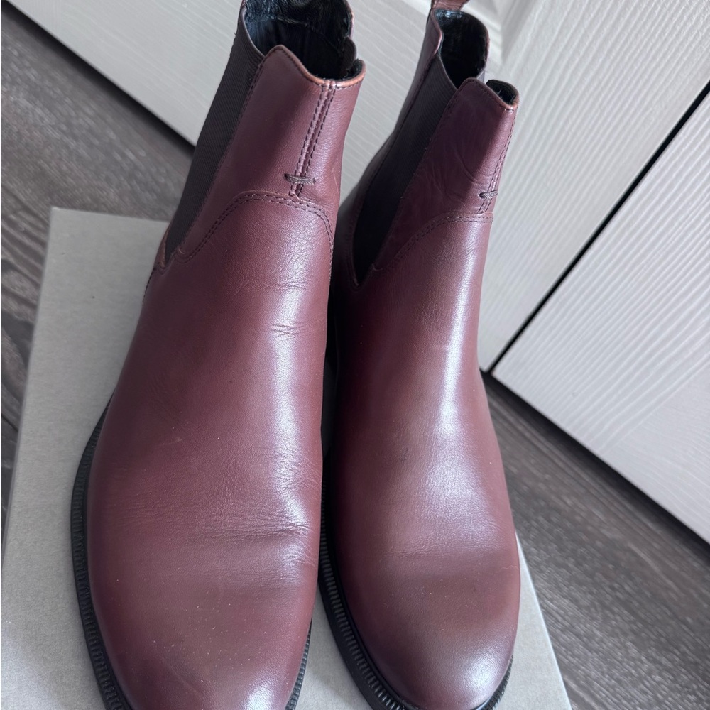 NEW Vagabond Women’s brown Leather Chelsea Boots